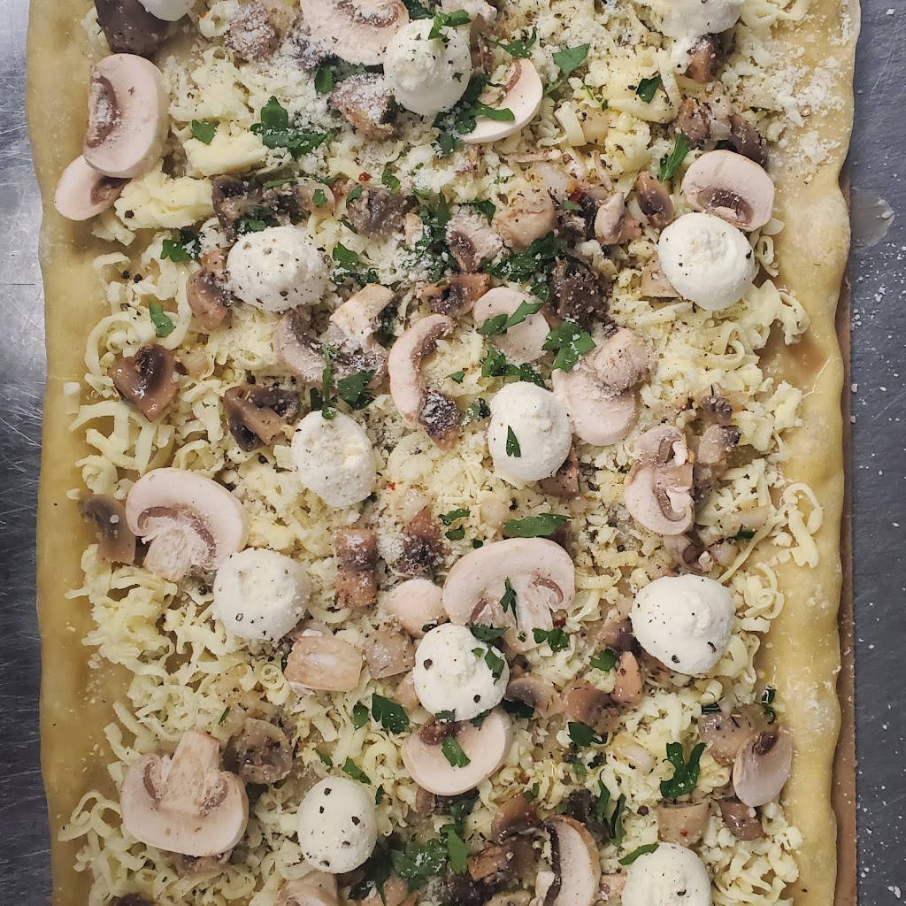 Gommies Pizza | restaurant | 2614 Glenwood Park Ave, Erie, PA 16508, USA | 8148442738 OR +1 814-844-2738