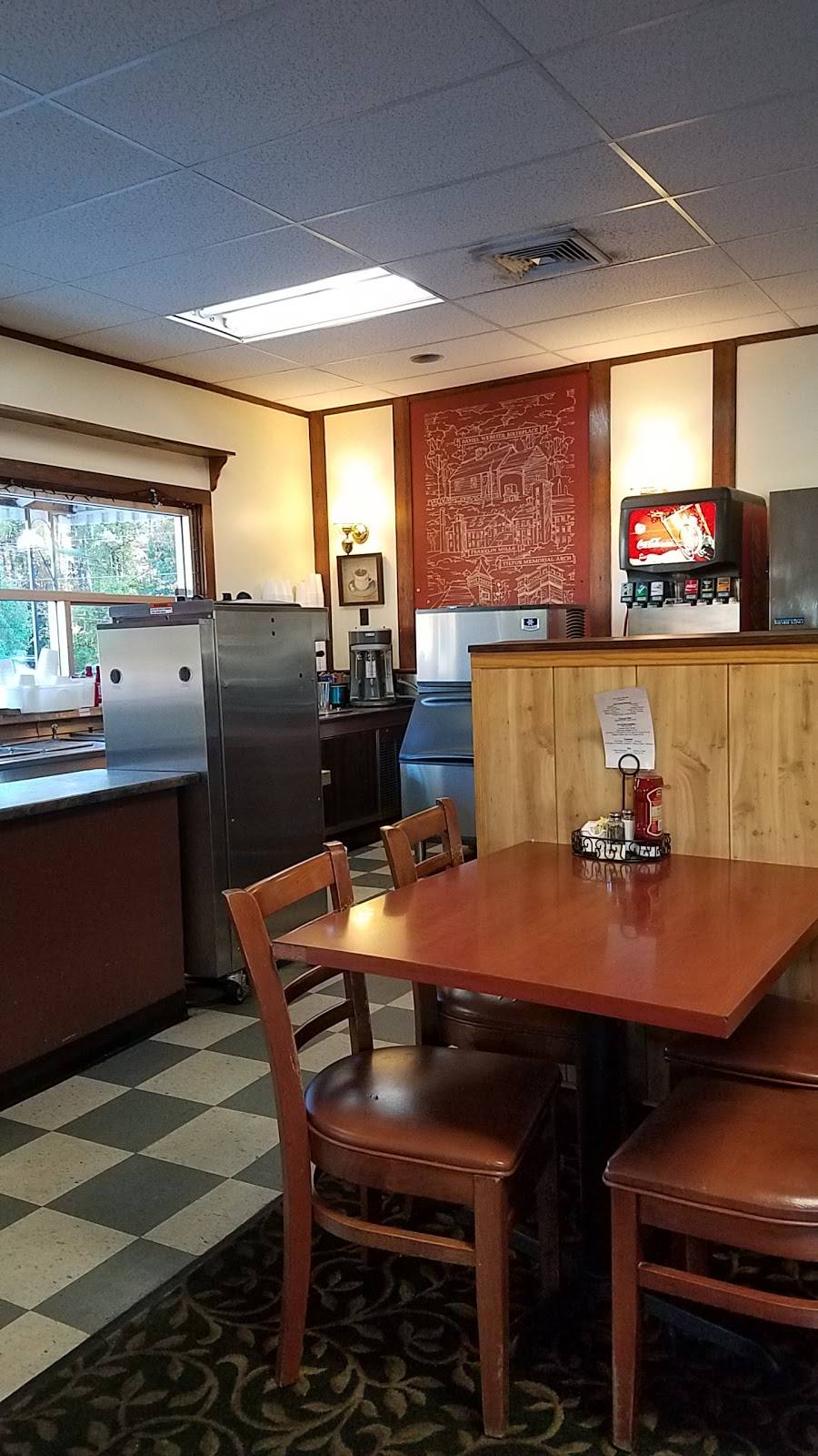 The Soda Shoppe | restaurant | 901 Central St, Franklin, NH 03235, USA | 6039340100 OR +1 603-934-0100