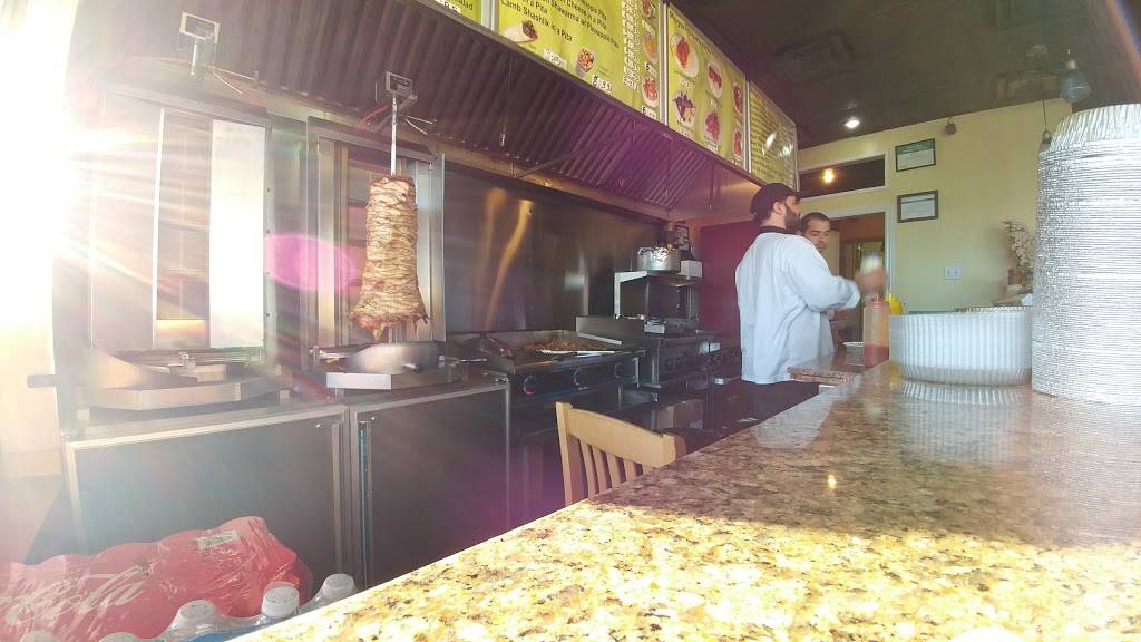 Royal Shawarma | restaurant | 1540 North Service Rd W, Oakville, ON L6M 4A1, Canada | 9054698366 OR +1 905-469-8366