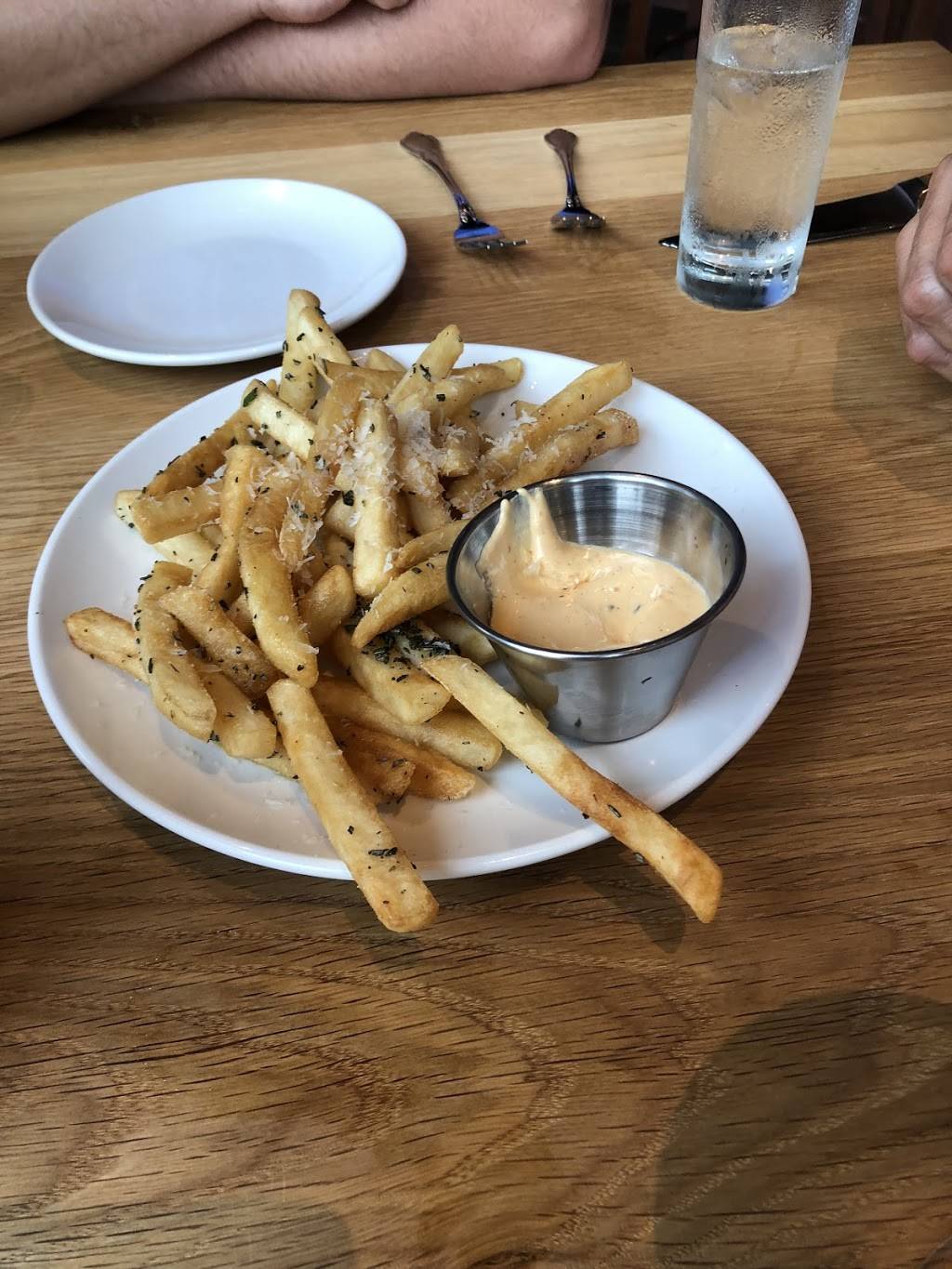 Hickory & Oak | restaurant | 705 State St, Bowling Green, KY 42101, USA | 2707159268 OR +1 270-715-9268