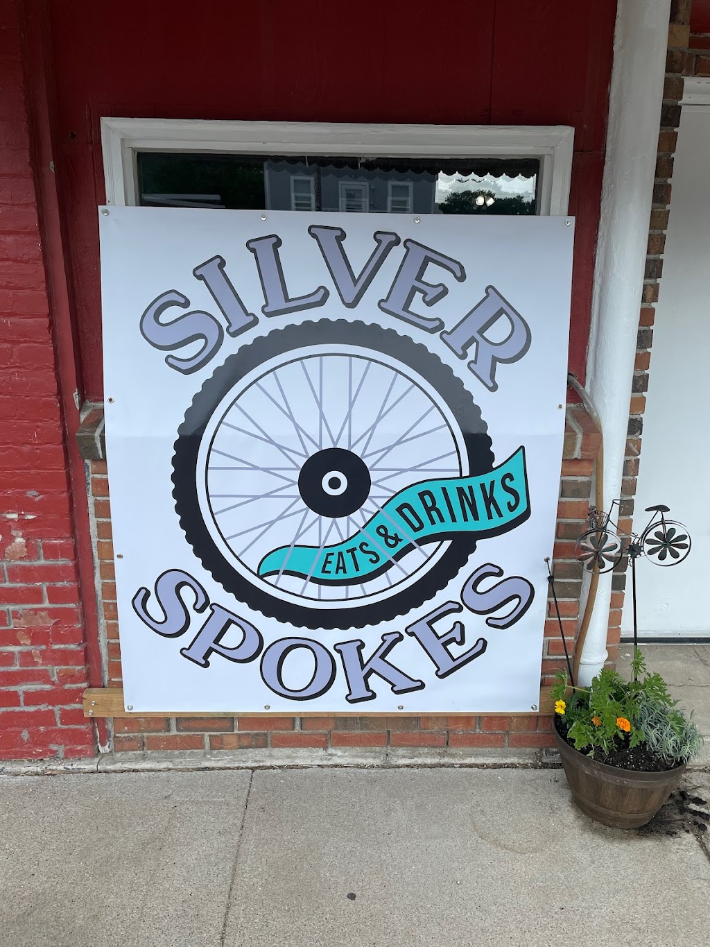 Silver Spokes | restaurant | 405 Main St, Silver City, IA 51571, USA | 7124066223 OR +1 712-406-6223
