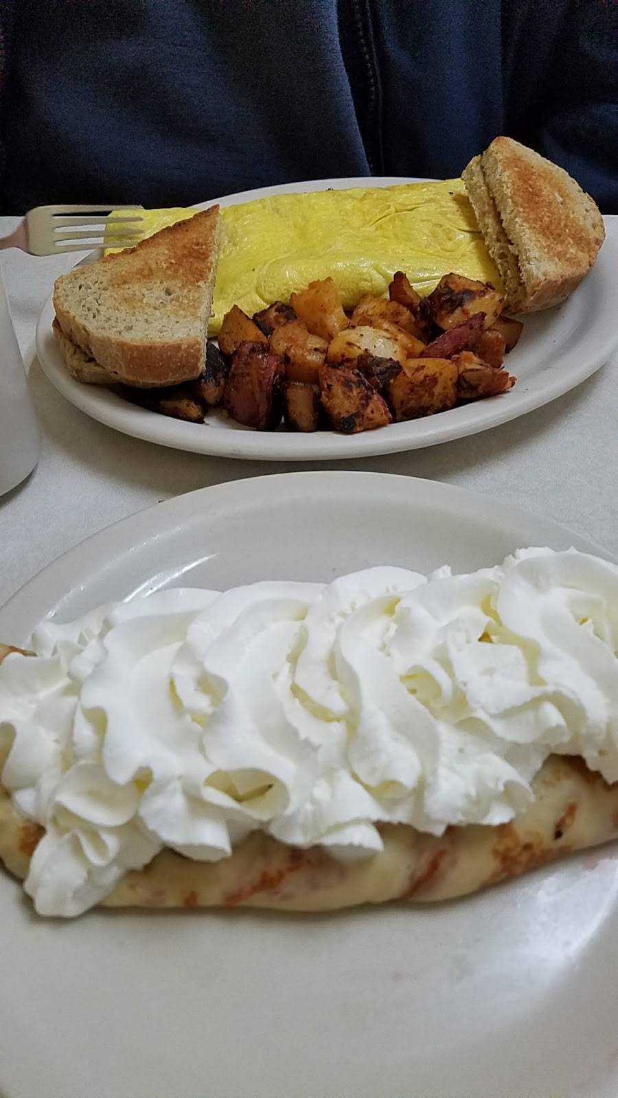 Sunnyside Cafe | cafe | 150 W Center St, West Bridgewater, MA 02379, USA | 5085848800 OR +1 508-584-8800