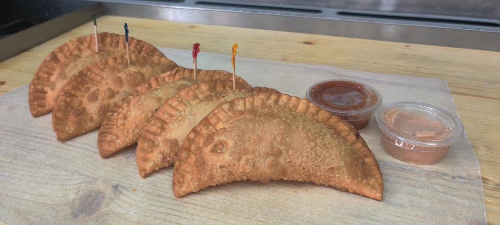 Empanadas El Dominicano | restaurant | 5030 E Broadway Blvd, Tucson, AZ 85711, USA | 5203929984 OR +1 520-392-9984