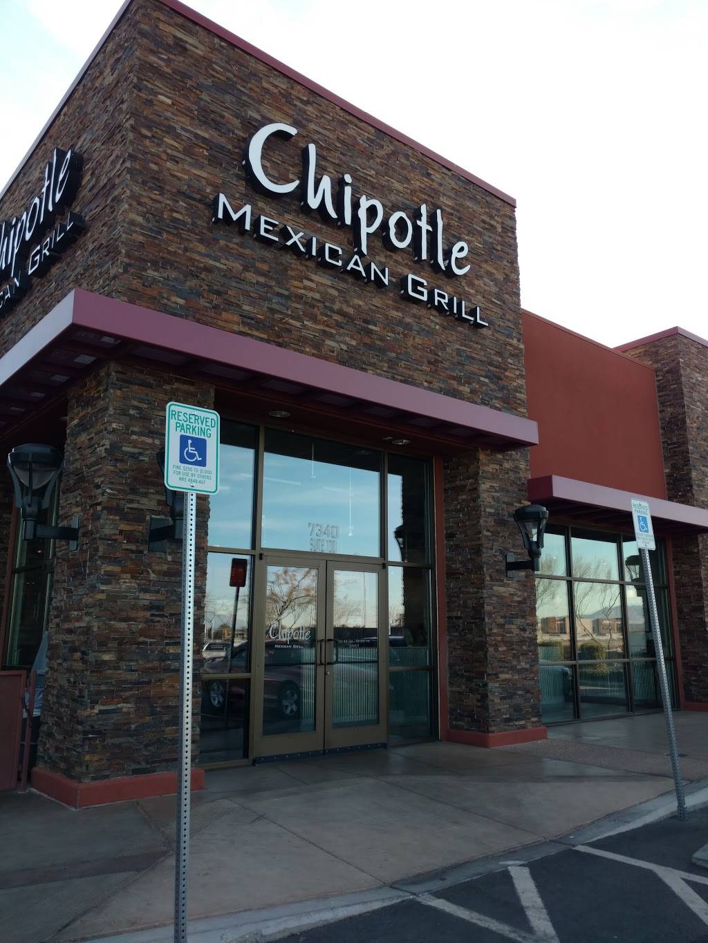 Chipotle Mexican Grill | restaurant | 7340 Arroyo Crossing Pkwy #100, Las Vegas, NV 89113, USA | 7023610203 OR +1 702-361-0203
