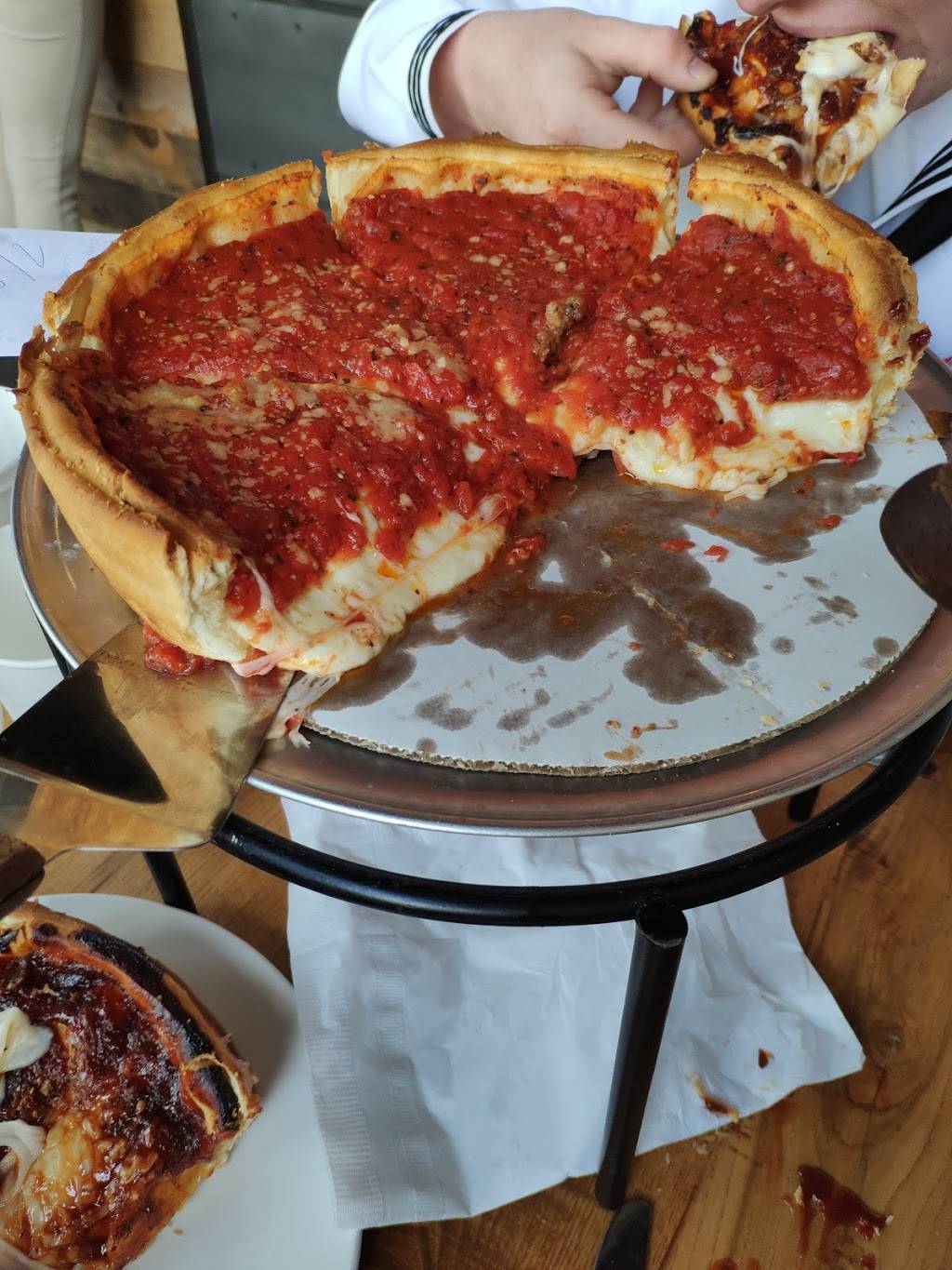 Giordanos Limited | restaurant | 701 Milwaukee Ave, Vernon Hills, IL 60061, USA | 8473621200 OR +1 847-362-1200