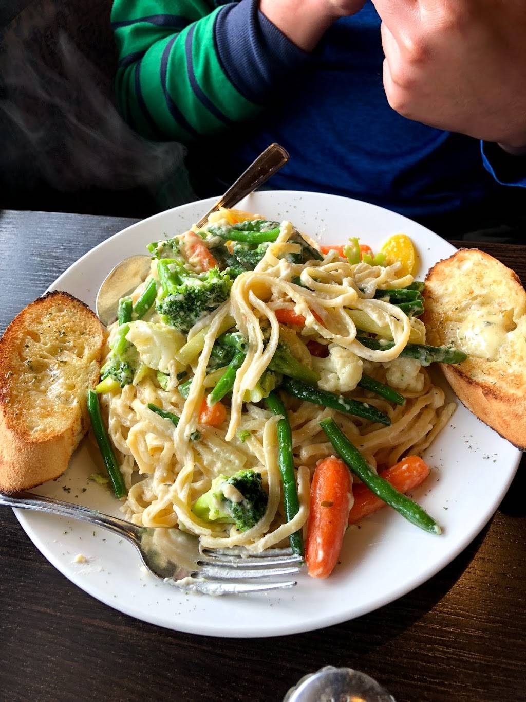 Riveredge Restaurant | restaurant | 233A The Queensway S, Keswick, ON L4P 2A8, Canada | 9054762222 OR +1 905-476-2222