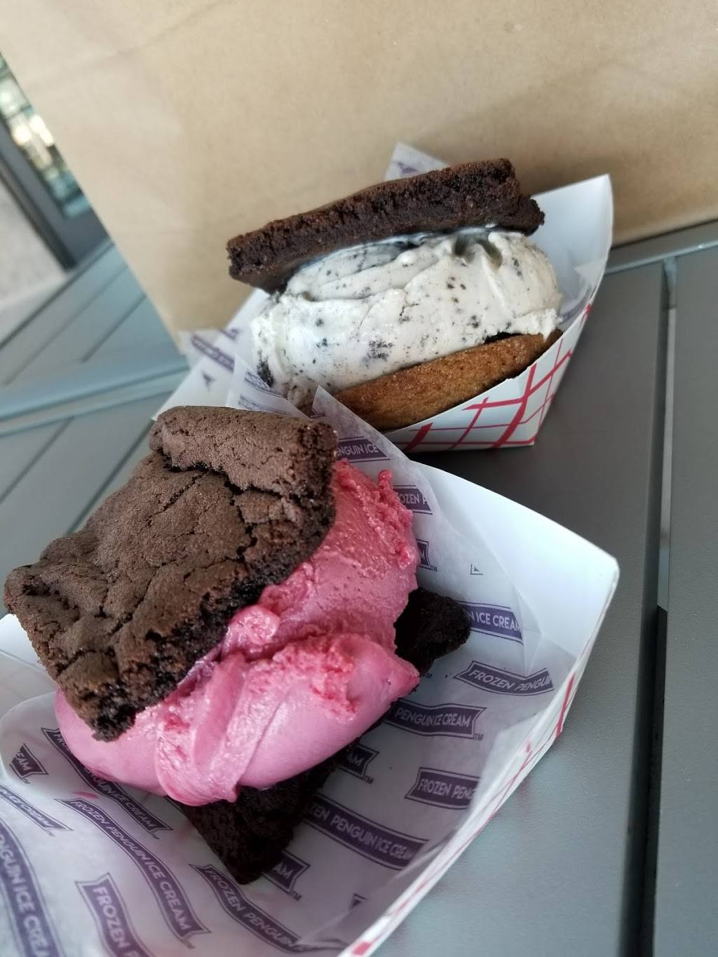 Frozen Penguin | restaurant | 9500 East Vía de Ventura, Scottsdale, AZ 85256, USA | 4806466070 OR +1 480-646-6070