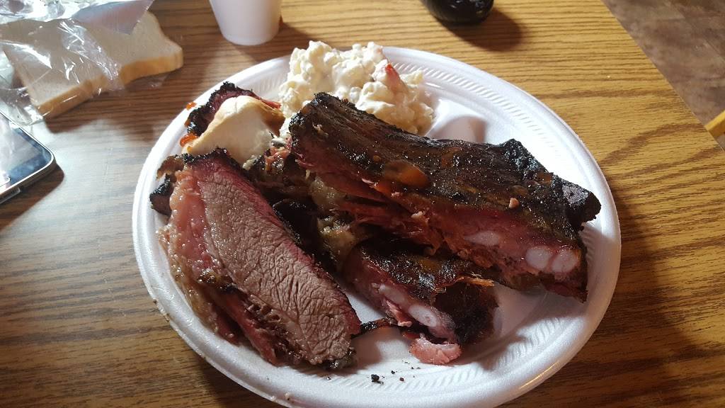 Bobs Smokehouse | restaurant | 5416 FM78, Kirby, TX 78219, USA | 2106614777 OR +1 210-661-4777