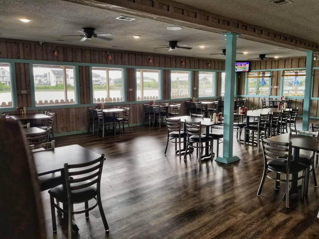 Bettys Waterfront Restaurant | restaurant | 1045 B-Var Rd SW, Supply, NC 28462, USA | 9108423381 OR +1 910-842-3381
