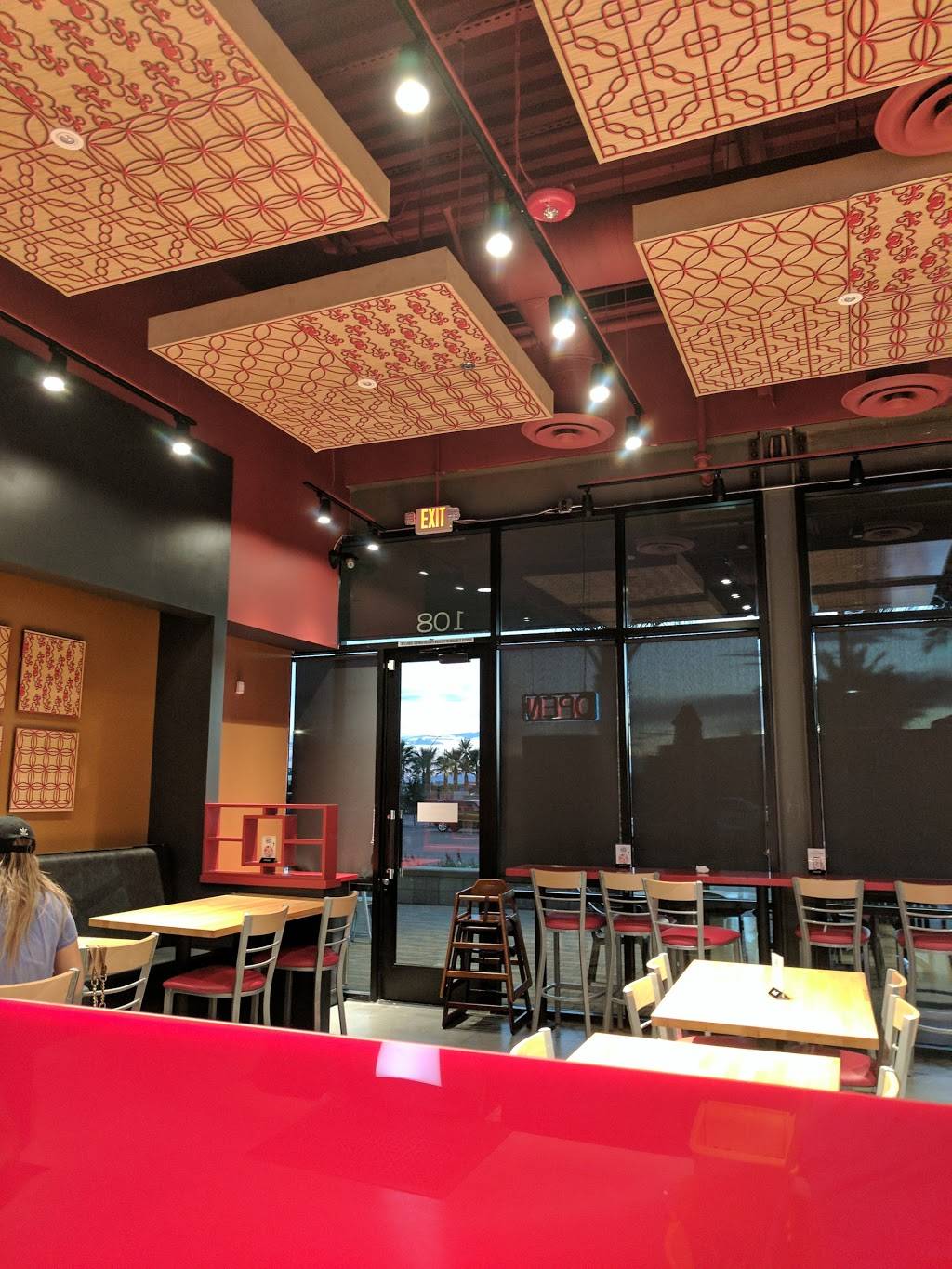 Yogis Grill | restaurant | 75 East Rivulon Boulevard #108, Gilbert, AZ 85297, USA | 4807221169 OR +1 480-722-1169