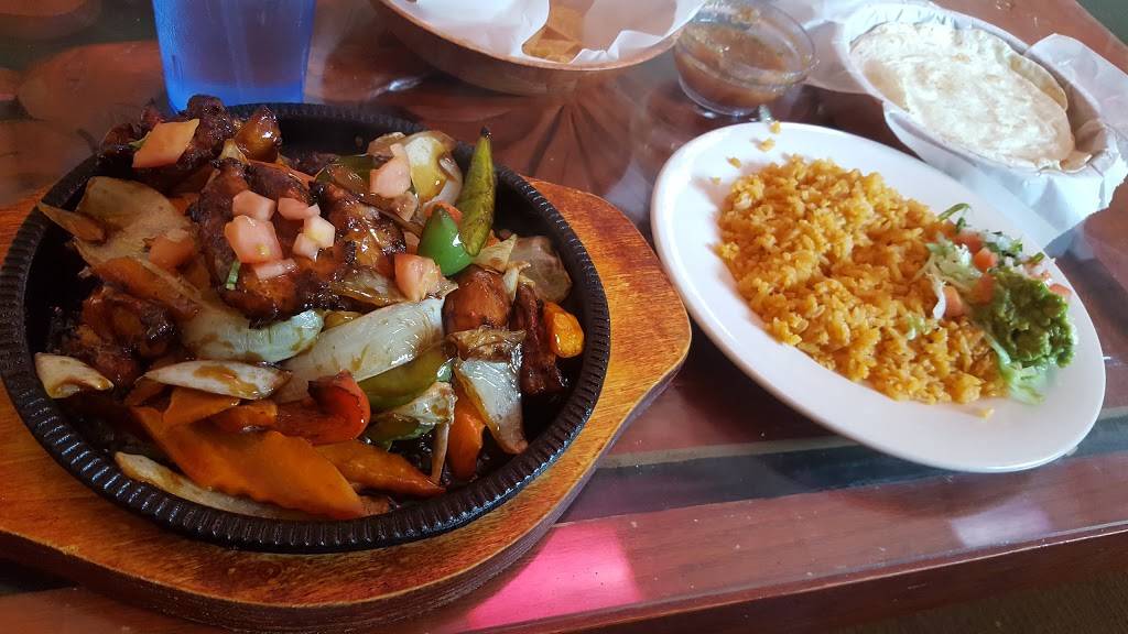 Picos Tacos and Cerveza | restaurant | 550 3 Mile Rd, Racine, WI 53402, USA | 2628003488 OR +1 262-800-3488