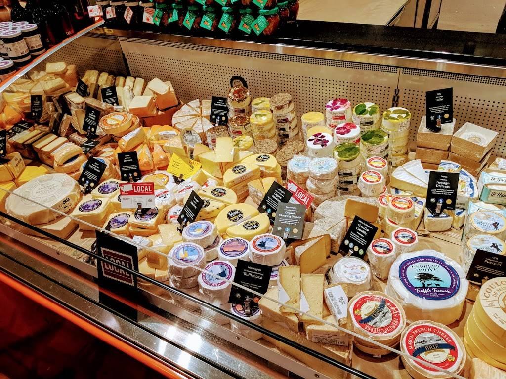 Roosevelt Square | shopping mall | 6401 12th Ave NE, Seattle, WA 98115, USA | 5036034700 OR +1 503-603-4700