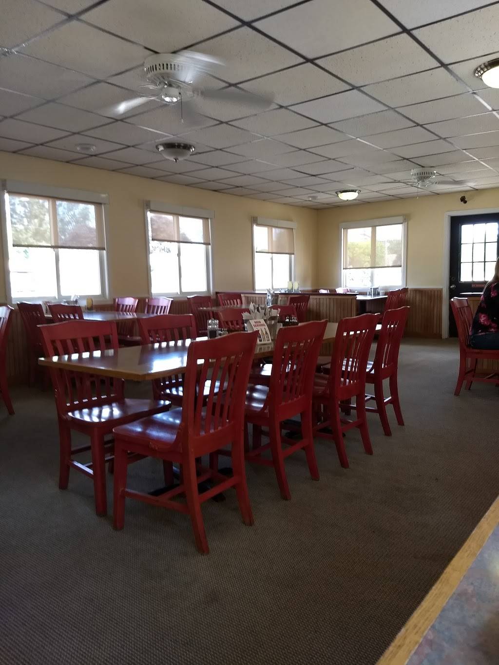 Home Plate | restaurant | 11 E Derrynane St, Le Center, MN 56057, USA | 5073574552 OR +1 507-357-4552