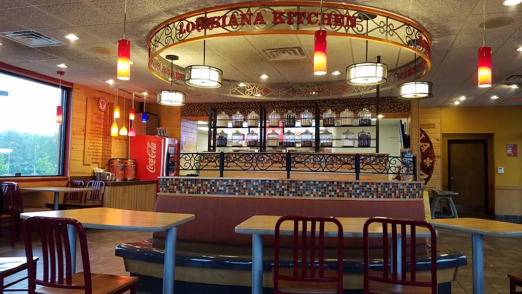 Popeyes Louisiana Kitchen | restaurant | 1141 MacArthur Rd, Whitehall, PA 18052, USA | 6103510334 OR +1 610-351-0334
