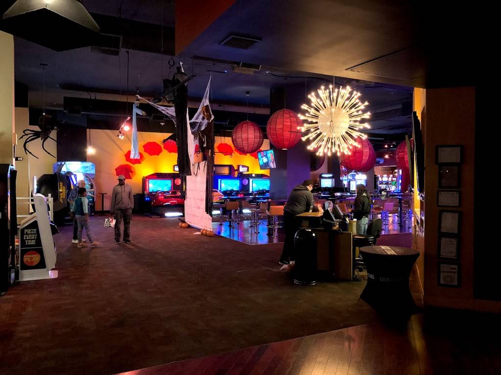 Lucky Strike Bellevue | night club | 700 Bellevue Way NE Suite #250, Bellevue, WA 98004, USA | 4254535137 OR +1 425-453-5137