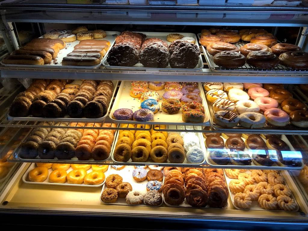 Hole in One Doughnuts | cafe | 410 N Alexander St, Plant City, FL 33563, USA | 8137548062 OR +1 813-754-8062