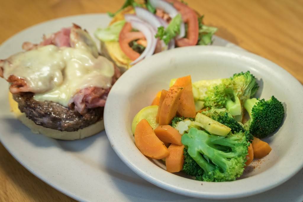 Chesapeake Grille & Deli | restaurant | 6786 Race Track Rd, Bowie, MD 20715, USA | 3012624441 OR +1 301-262-4441