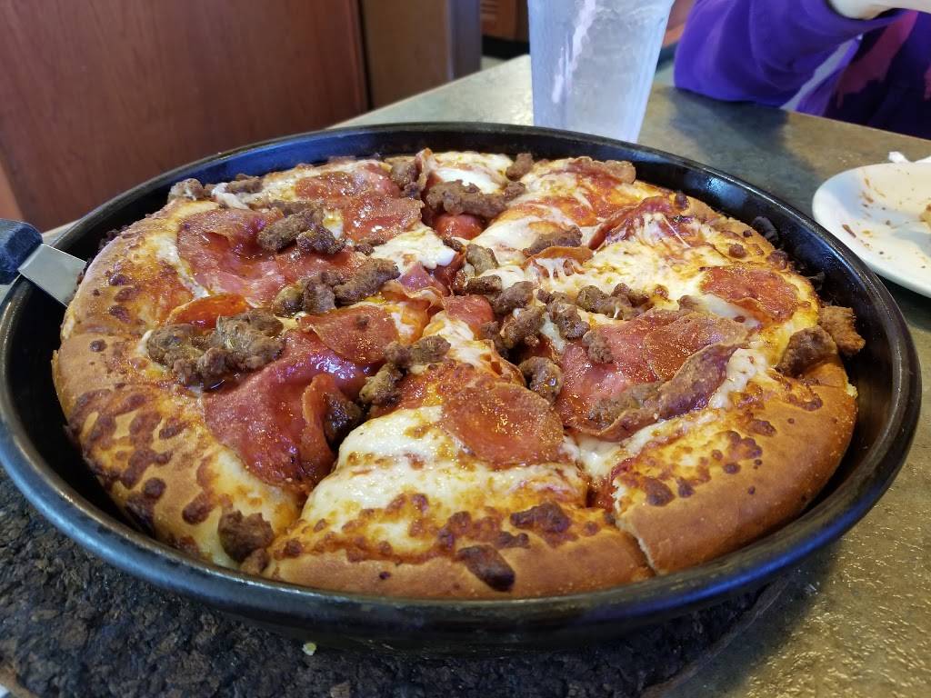 Pizza Hut | restaurant | 61 Old Country Rd, Westbury, NY 11590, USA | 5163347251 OR +1 516-334-7251