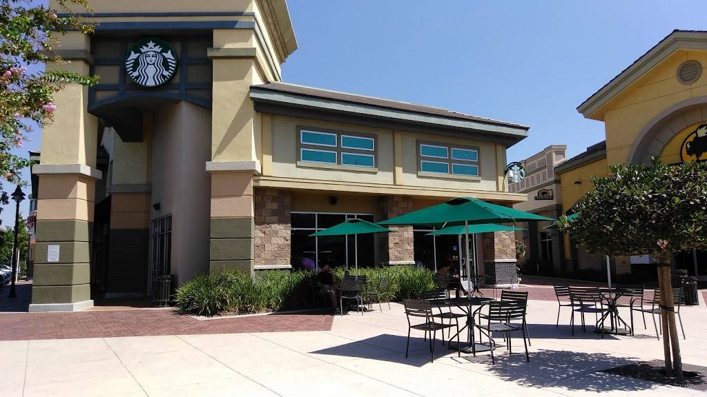 Starbucks | cafe | 2690 Tuscany St #101, Corona, CA 92881, USA | 9513400424 OR +1 951-340-0424
