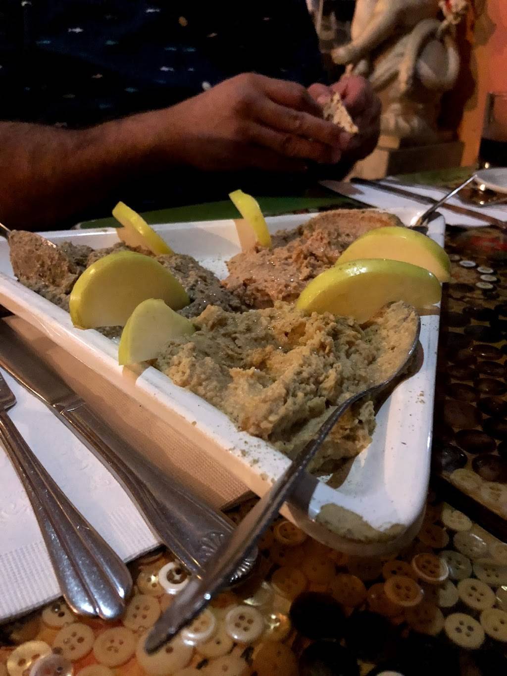 Mombar | restaurant | 2522 Steinway St, Astoria, NY 11103, USA | 7187262356 OR +1 718-726-2356