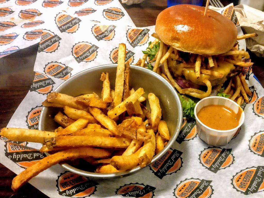 Bad Daddys Burger Bar | restaurant | 2050 24th Ave NW Ste 101, Norman, OK 73069, USA | 4055611067 OR +1 405-561-1067
