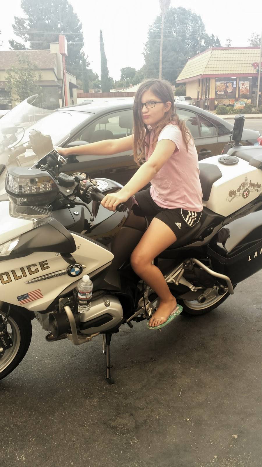 Wienerschnitzel | restaurant | 5135 Laurel Canyon Blvd, Valley Village, CA 91607, USA | 8185069086 OR +1 818-506-9086