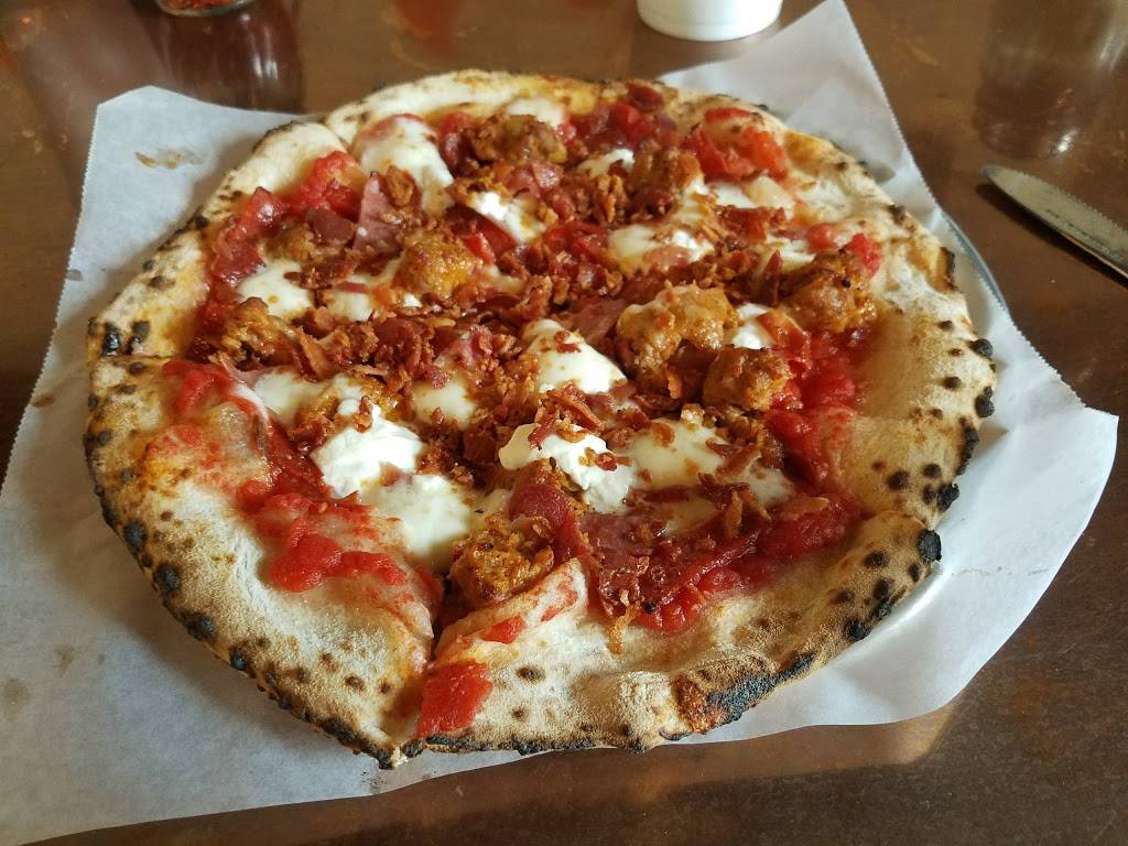 FIAMMA pizza company | restaurant | 405 N Market St, Chattanooga, TN 37405, USA | 4237137742 OR +1 423-713-7742