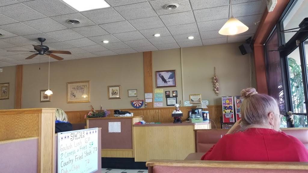 Johns Country Kitchen | restaurant | 1829 S Cedar St, Imlay City, MI 48444, USA | 8107242822 OR +1 810-724-2822