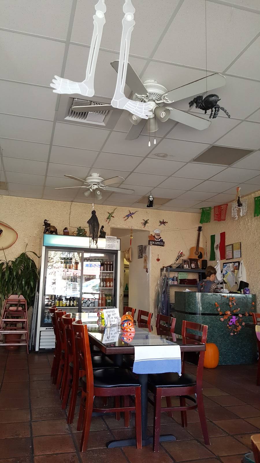 El Jacalito | restaurant | 24609 Narbonne Ave, Lomita, CA 90717, USA | 3103256429 OR +1 310-325-6429