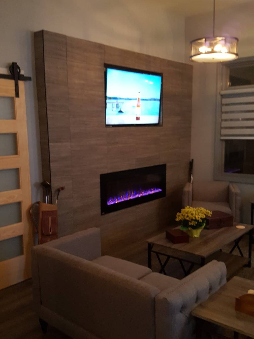 Tommy Bs Clubhouse | restaurant | 210 Aberdeen Dr suite b, Valparaiso, IN 46385, USA | 2192998936 OR +1 219-299-8936