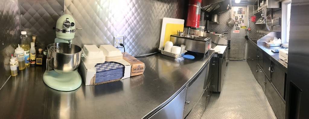 Dots Nashville Hot Chicken | restaurant | 617 N College Ave, Fayetteville, AR 72701, USA | 4794455885 OR +1 479-445-5885