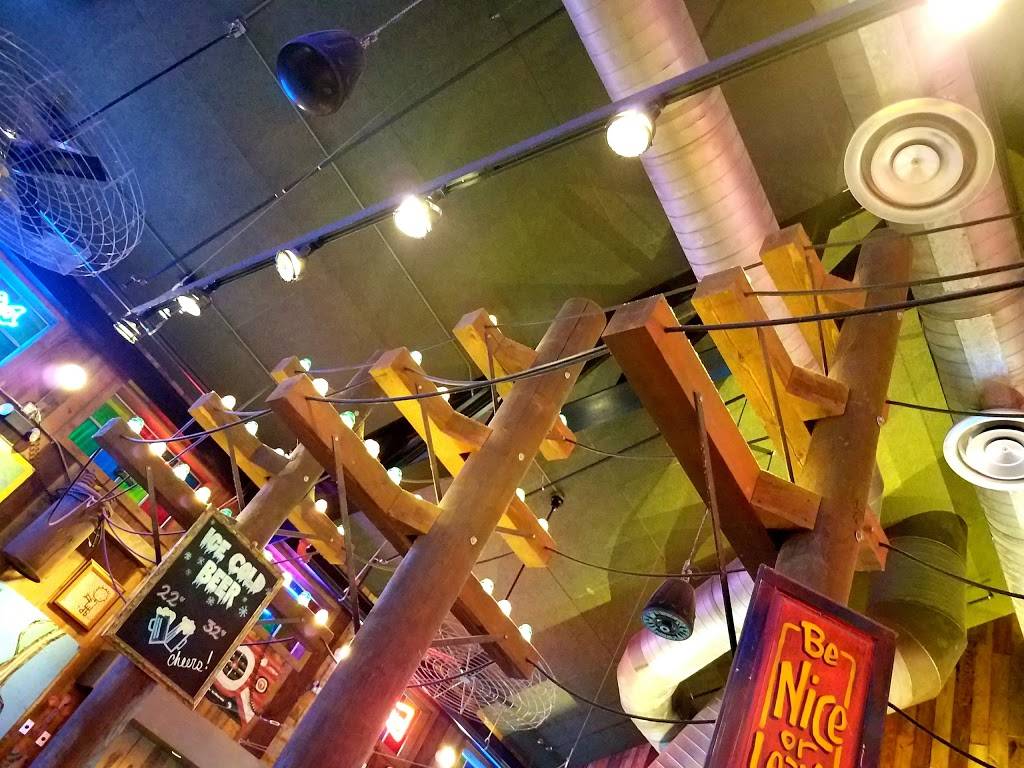 Bone Daddys | restaurant | 76017, 415 E Interstate 20, Arlington, TX 76018, USA | 8177047744 OR +1 817-704-7744