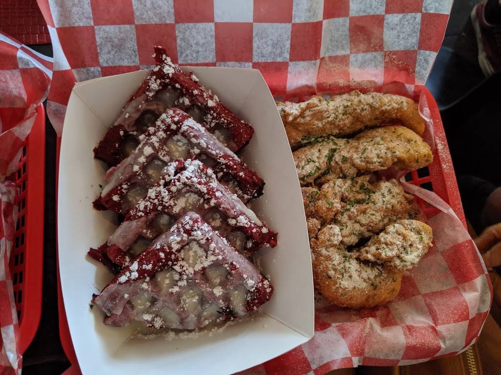 Charlottes Chicken and Waffles | restaurant | 719 High St, Petersburg, VA 23803, USA | 8049437986 OR +1 804-943-7986