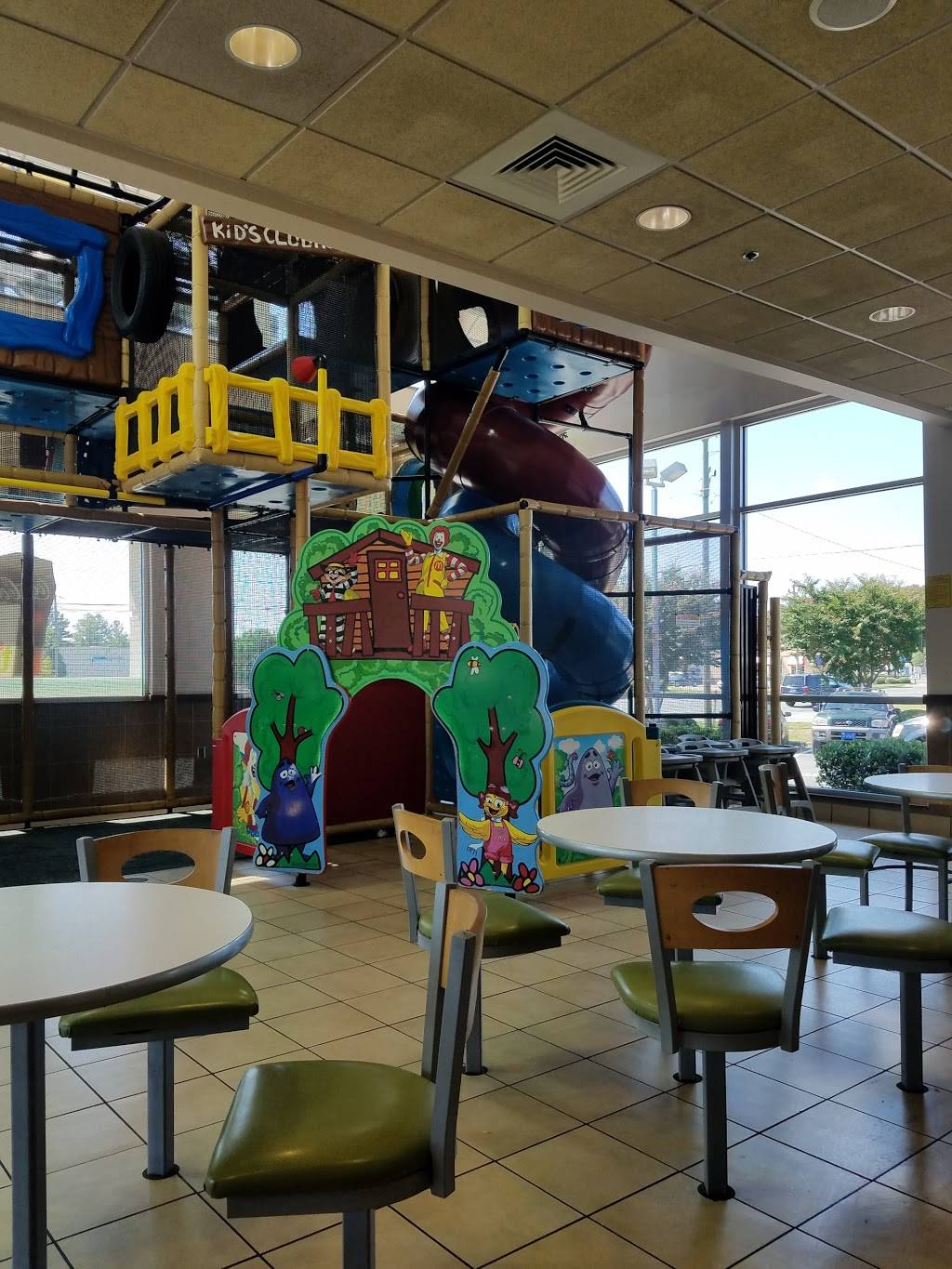 McDonalds | cafe | 1703 E 11th St, Siler City, NC 27344, USA | 9196630015 OR +1 919-663-0015