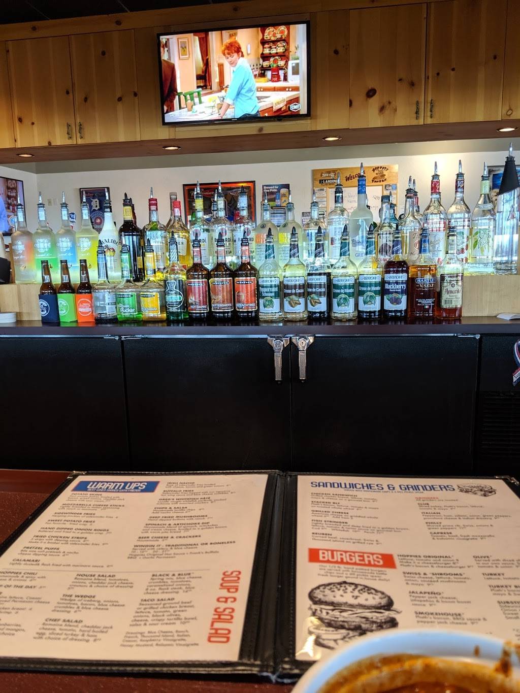 Hoppies Landing | restaurant | 1395 US-31, Pellston, MI 49769, USA | 2315398900 OR +1 231-539-8900