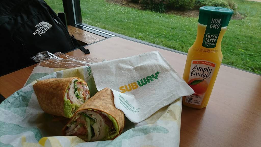 Subway | restaurant | 15906 Shady Grove Rd B, Gaithersburg, MD 20877, USA | 3015197311 OR +1 301-519-7311