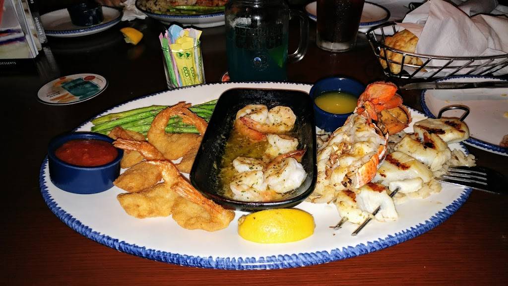 Red Lobster | restaurant | 2090 Lincoln Hwy E, Lancaster, PA 17602, USA | 7172911147 OR +1 717-291-1147
