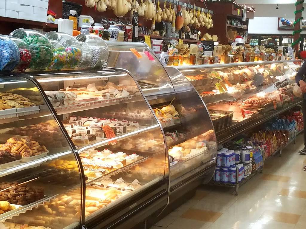 Monte Carlo Italian Deli | restaurant | 3103 W Magnolia Blvd, Burbank, CA 91505, USA | 8188453516 OR +1 818-845-3516