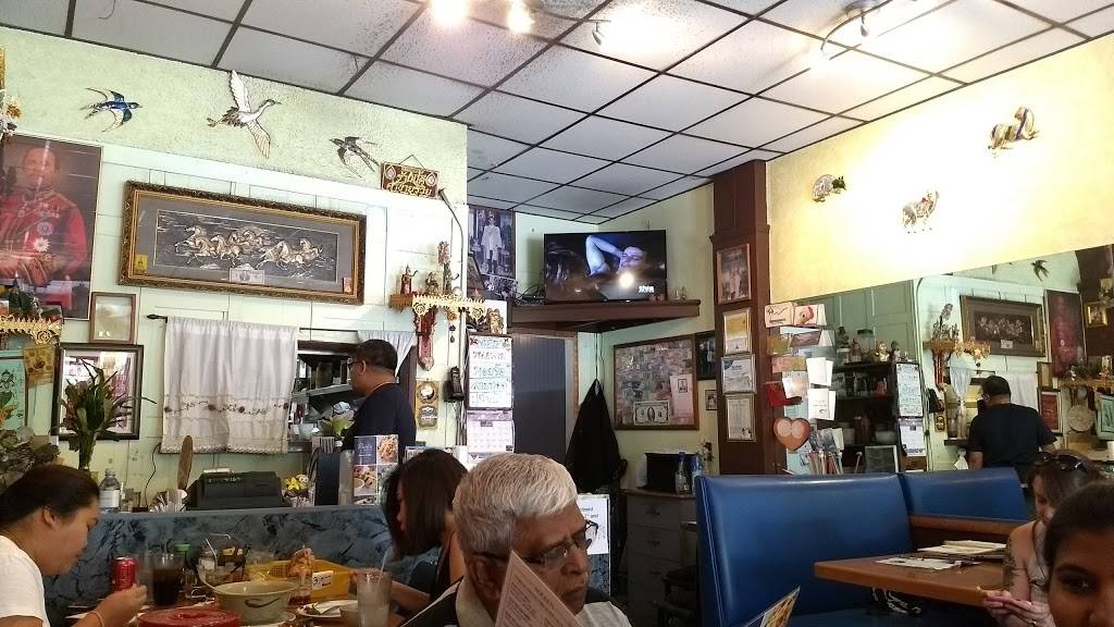 Pailin Thai Cuisine | restaurant | 5621 Hollywood Blvd, Los Angeles, CA 90028, USA | 3234677715 OR +1 323-467-7715