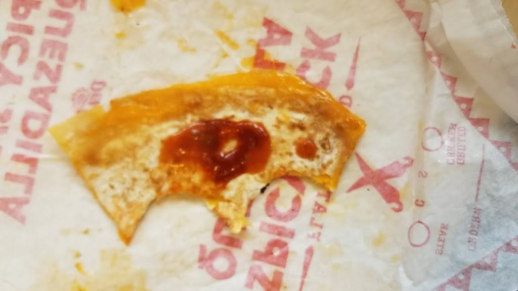 Del Taco | meal takeaway | 421 E 4th St, Perris, CA 92570, USA | 9516579012 OR +1 951-657-9012