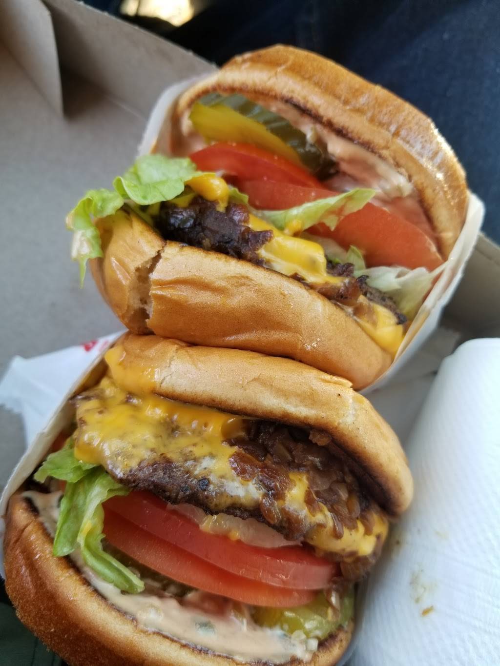 In-N-Out Burger | restaurant | 2625 W Kettleman Ln, Lodi, CA 95242, USA | 8007861000 OR +1 800-786-1000