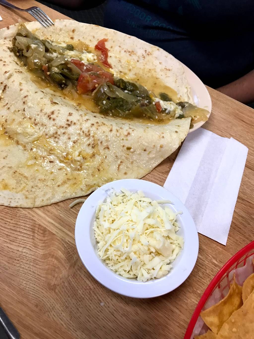 El Garabato | restaurant | 1580 George Dieter Dr #205, El Paso, TX 79936, USA | 9159219085 OR +1 915-921-9085