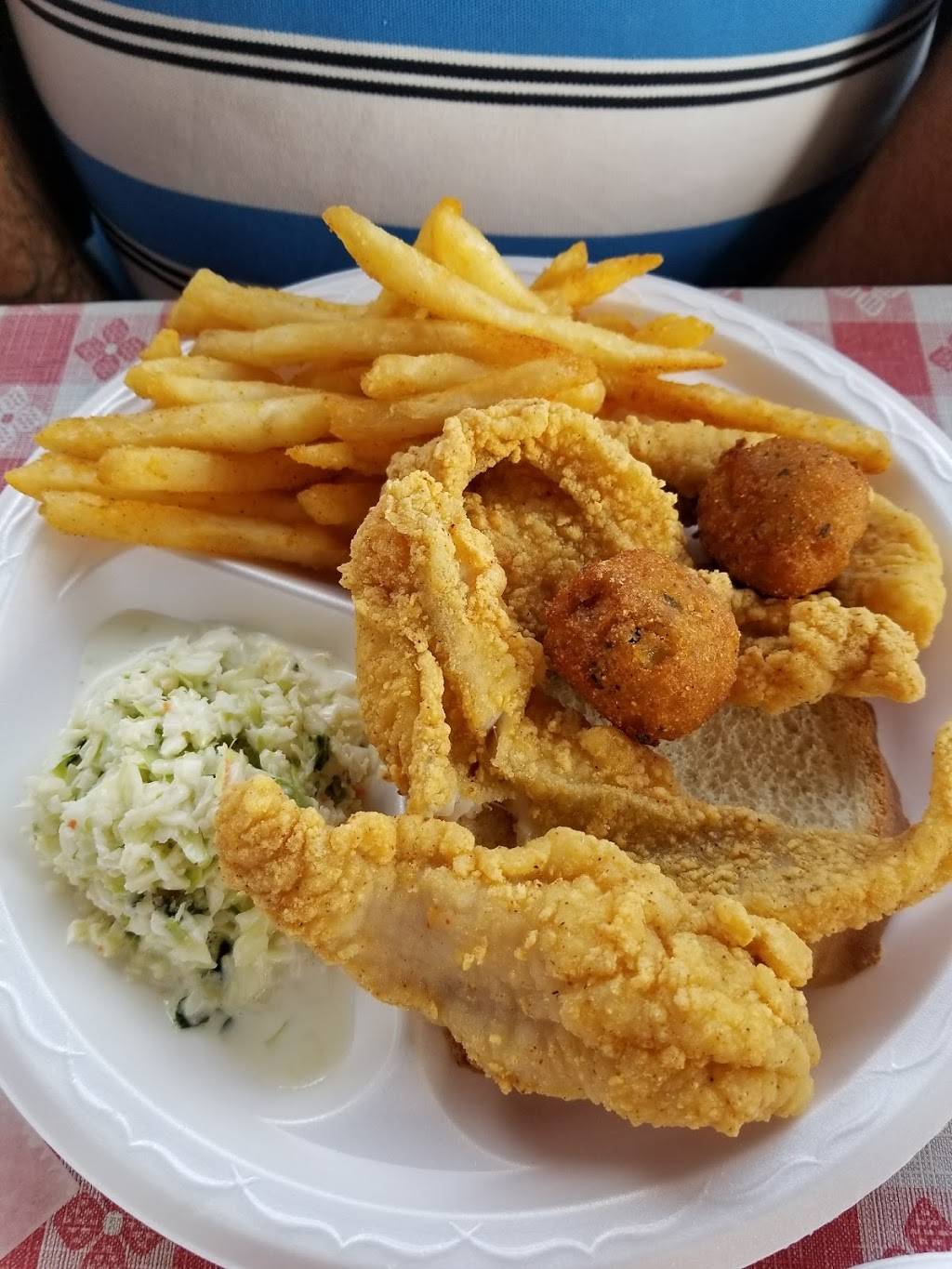 Champys | restaurant | 6925 Lee Hwy, Chattanooga, TN 37421, USA | 4238032800 OR +1 423-803-2800