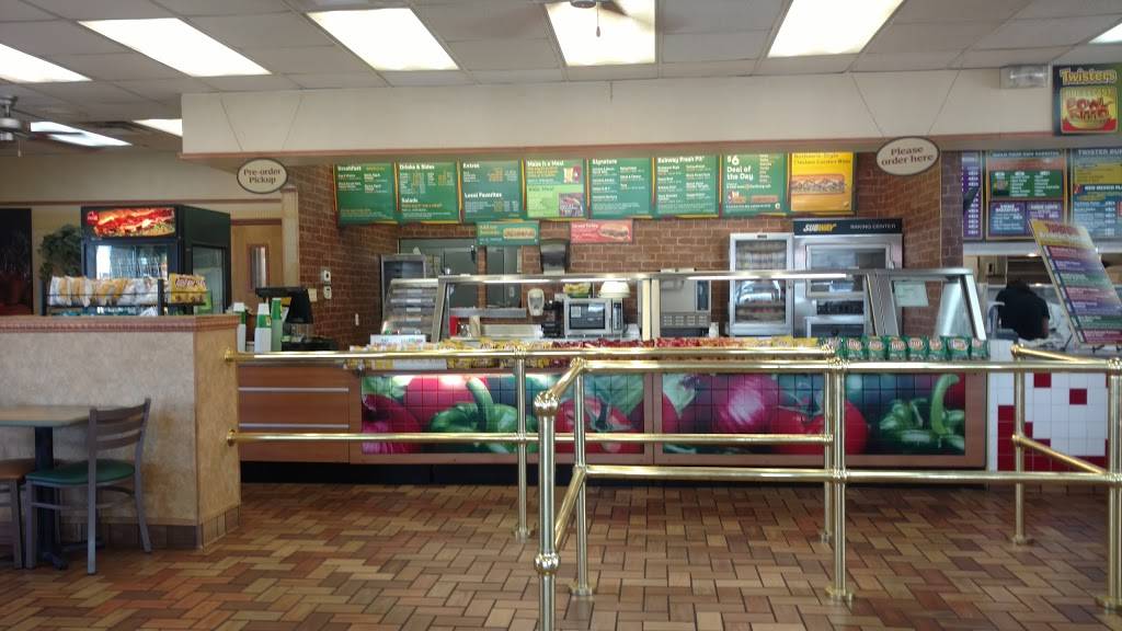 Subway | meal takeaway | 2103 Menaul Blvd NE, Albuquerque, NM 87107, USA | 5053124231 OR +1 505-312-4231