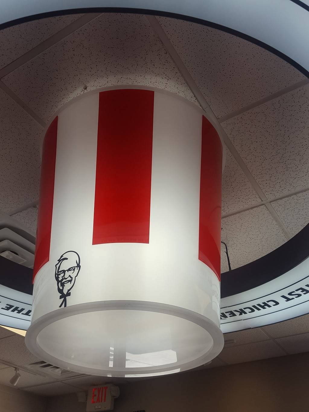 KFC | restaurant | 2210 Texas Pkwy, Missouri City, TX 77489, USA | 2814039162 OR +1 281-403-9162