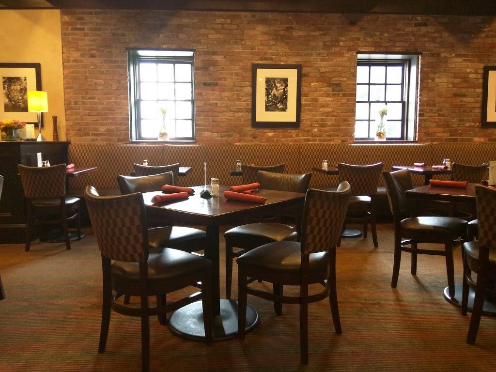 Fox and Hound Wood Grille and Tavern | restaurant | 123 Sea St, Quincy, MA 02169, USA | 6174714030 OR +1 617-471-4030