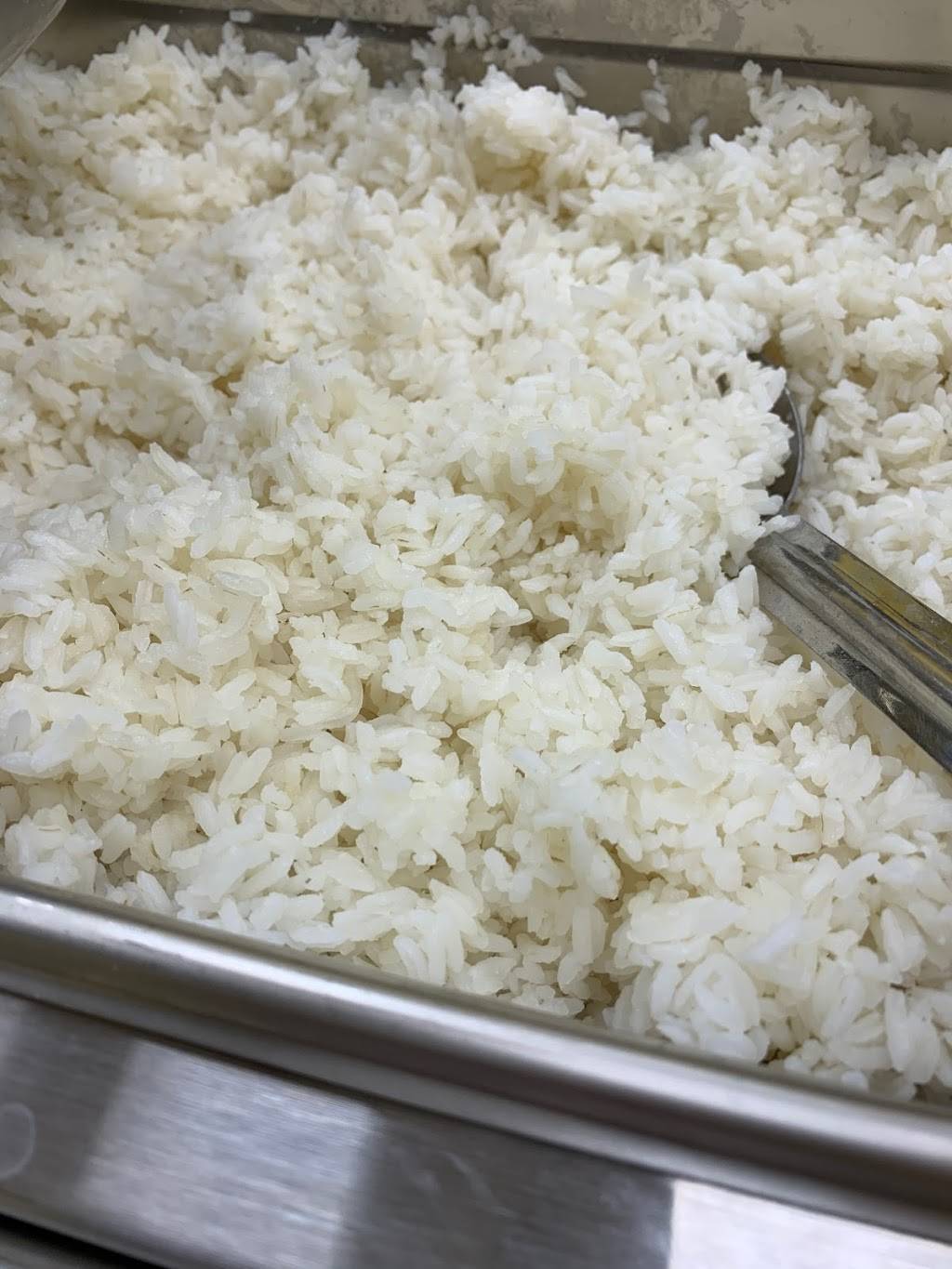 La Parada Dominican Kitchen | restaurant | 3094 Washington St, Boston, MA 02119, USA | 6179427599 OR +1 617-942-7599