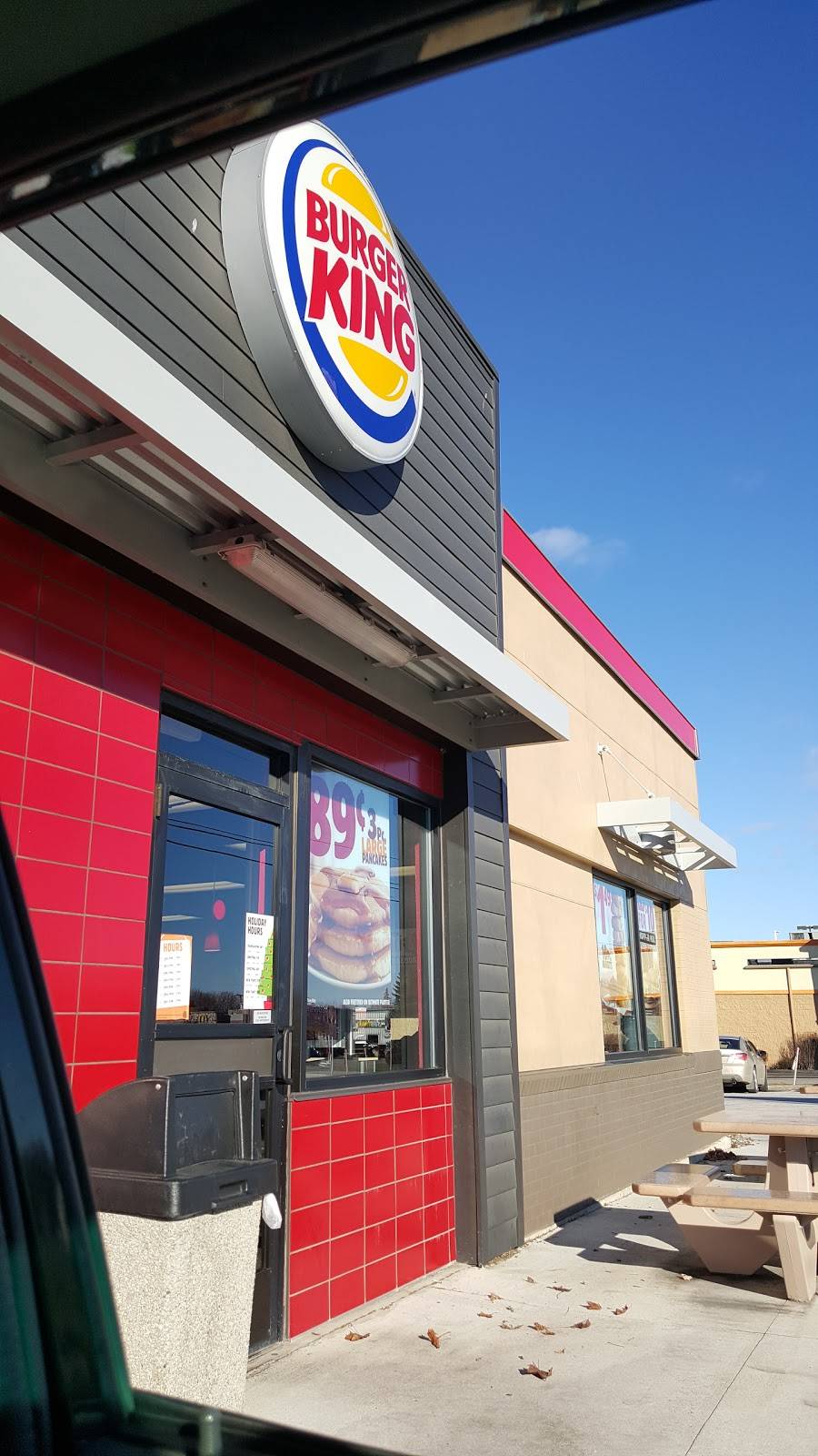 Burger King | restaurant | 530 Oxbow Rd, Palmyra, ME 04965, USA | 2073685021 OR +1 207-368-5021