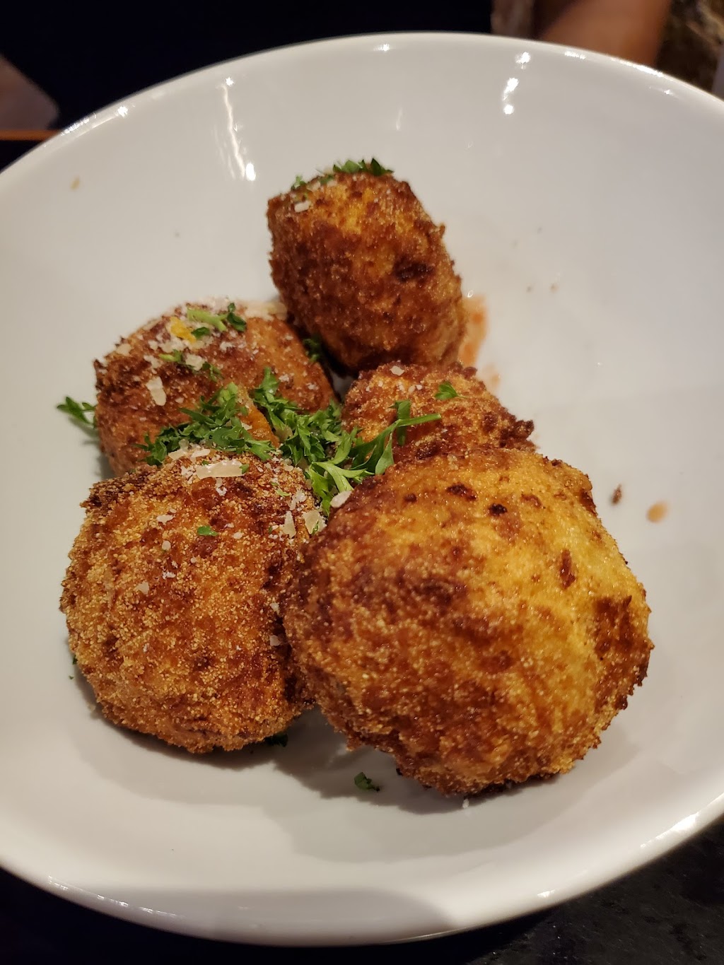 Lake Bottom Brewery & Distillery | restaurant | 105 E Main St, Visalia, CA 93291, USA | 5597542757 OR +1 559-754-2757