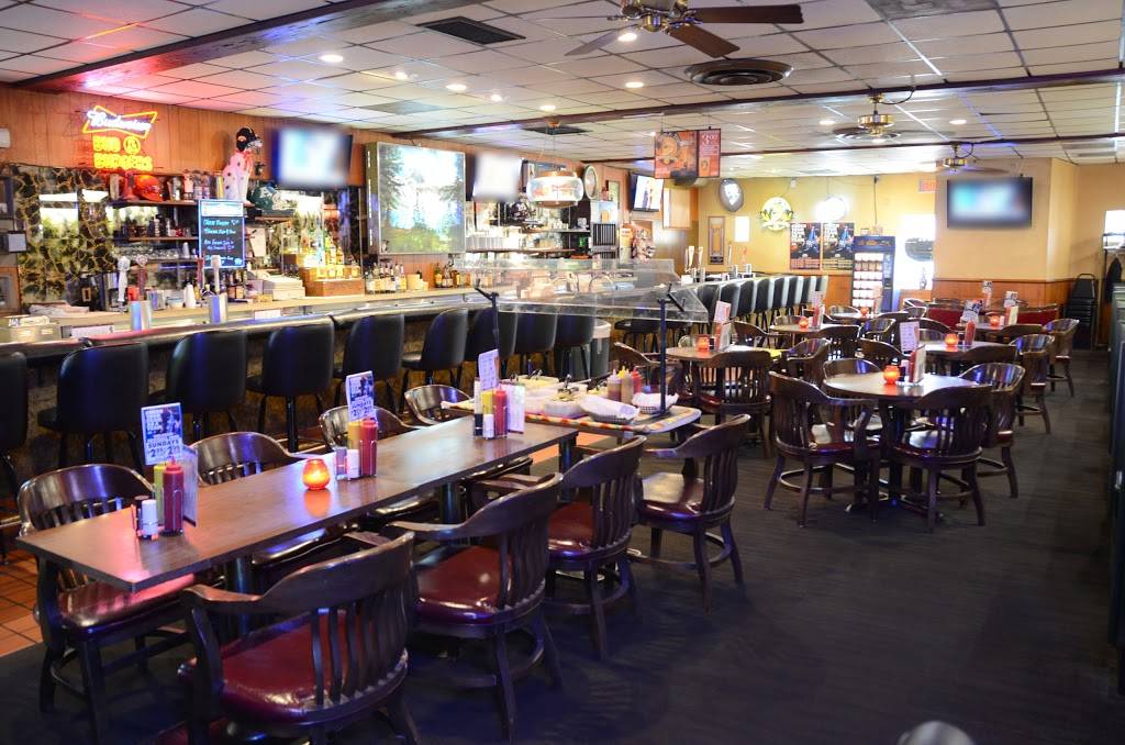 Hafners Tavern & Liquor Store | restaurant | 2805 Avenue of the Cities, Moline, IL 61265, USA | 3097628451 OR +1 309-762-8451